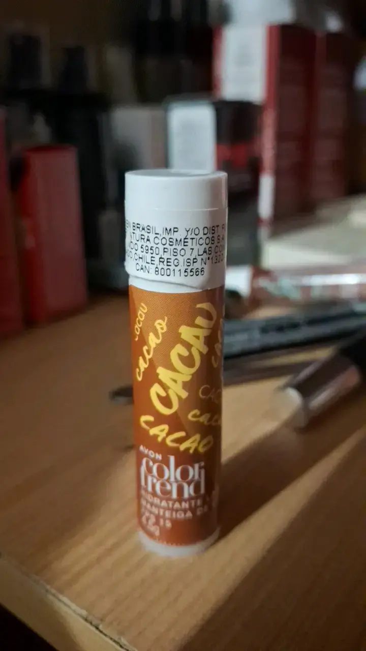 Bálsamo labial hidratante Avon Color Trend cacao