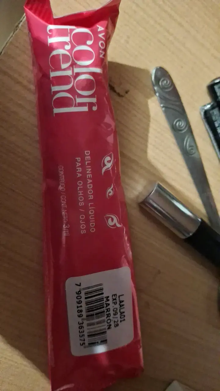 Delineador Líquido Marrón Avon Color Trend