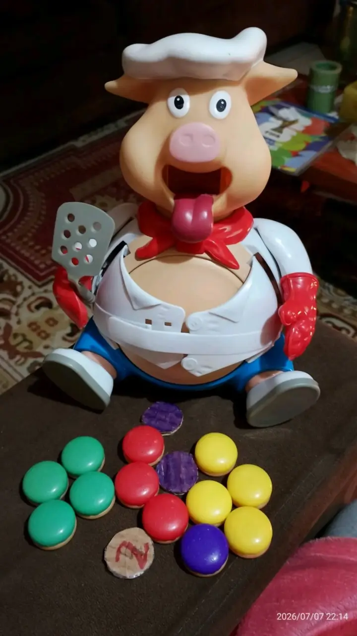 Juego de mesa cerdito glotón con fichas
