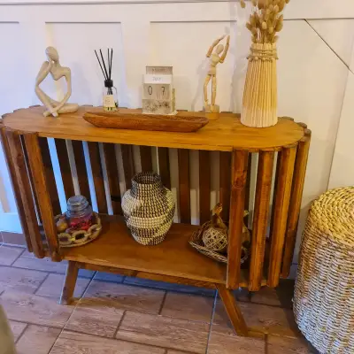 Mesa de madera rústica para decoración - miniatura 1
