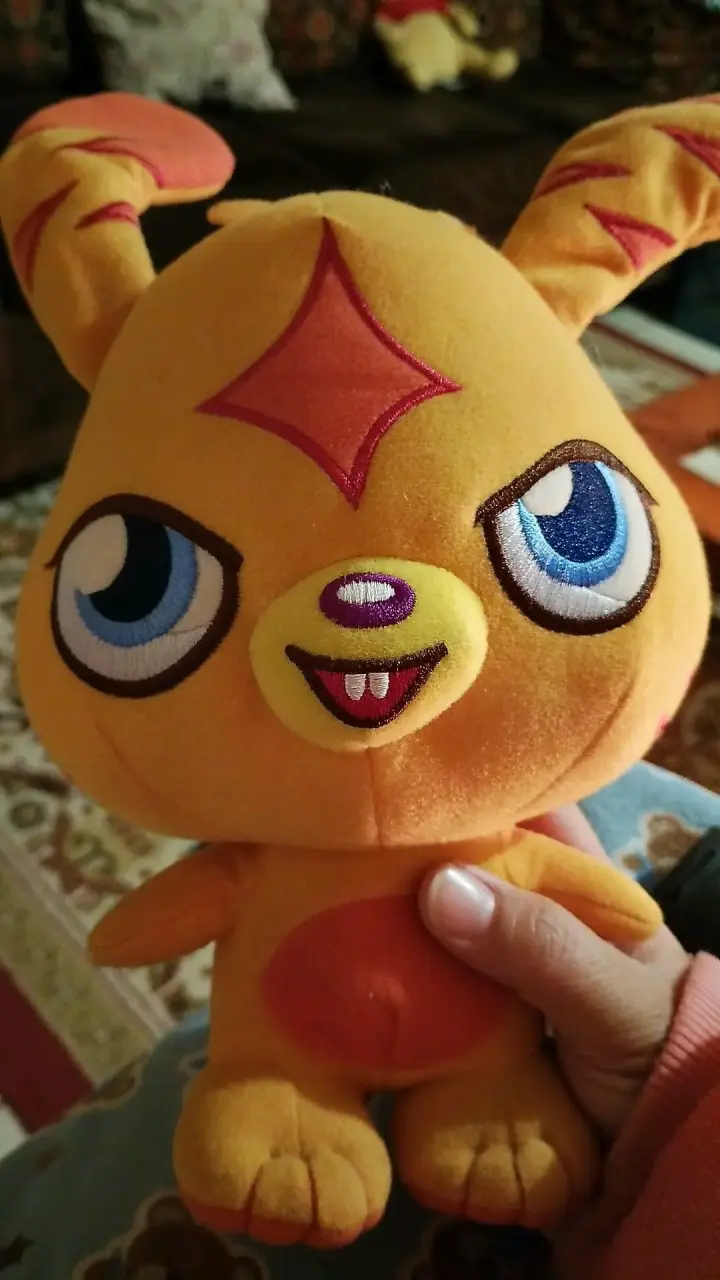 Peluche moshi monster con sonido.