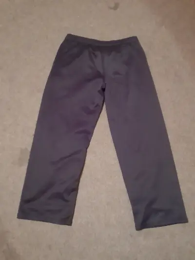 Pantalones deportivos Under Armour negros - miniatura 1