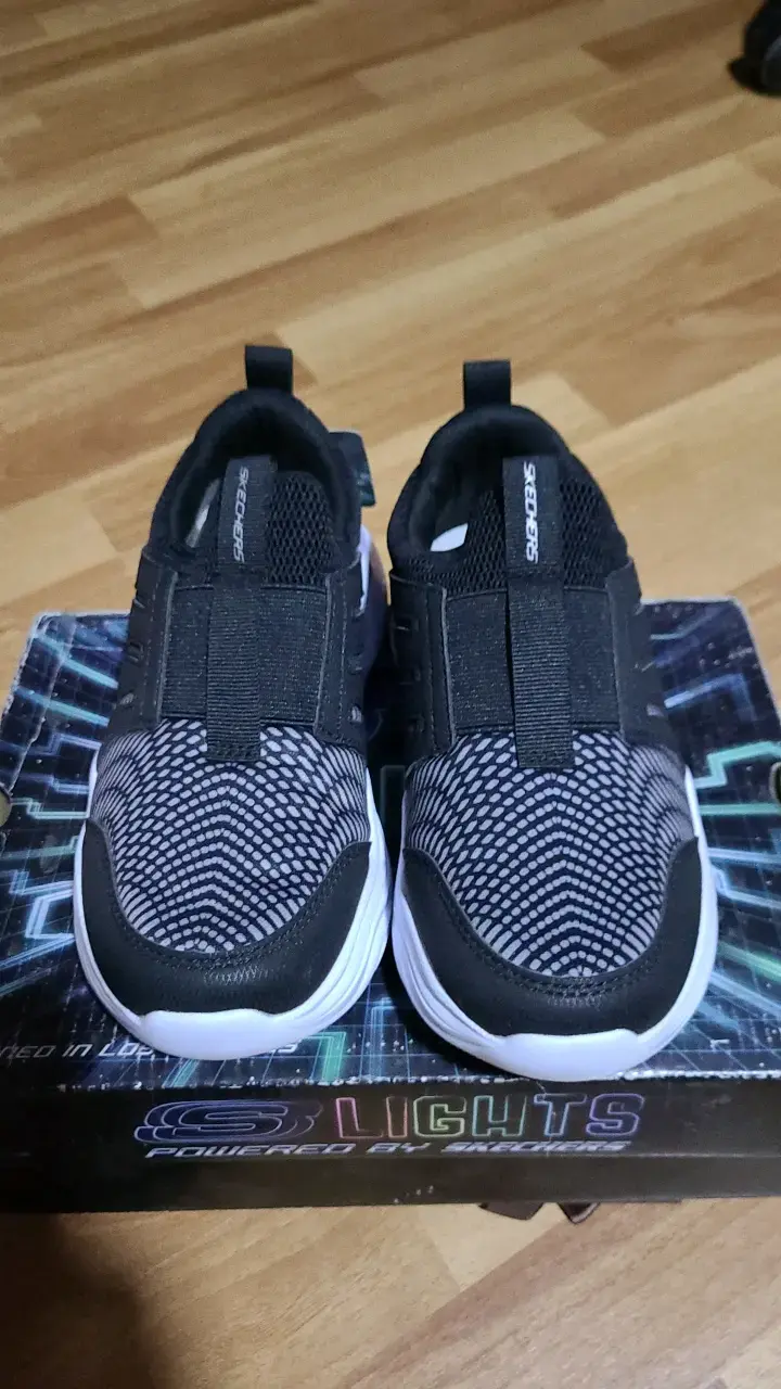 Zapatillas Skechers con luces para niños