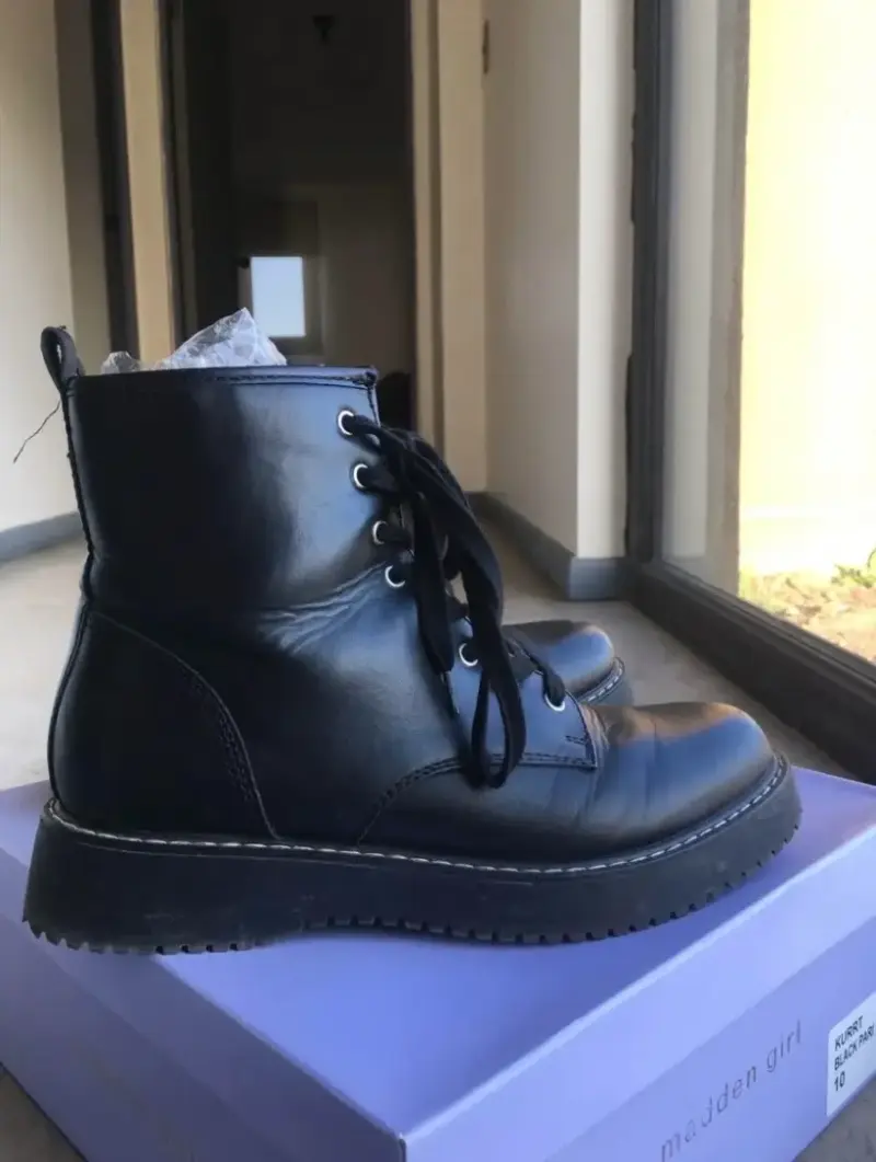 Botines de cuero negro con cordones - 2