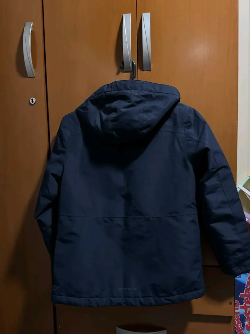 Chaqueta impermeable azul con capucha Lippi - 2