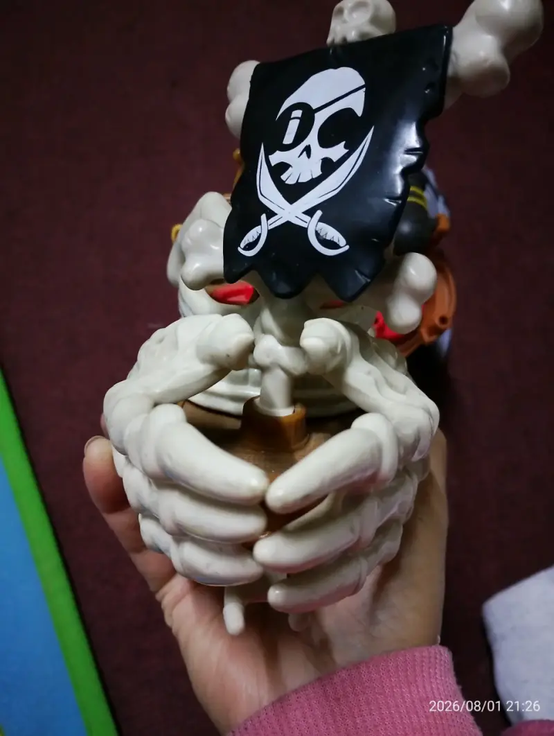 Barco pirata y barco de tiburón. - 3