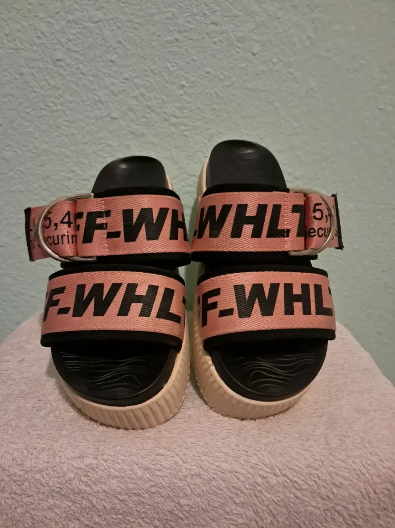 Sandalias de plataforma con correas ajustables - 1