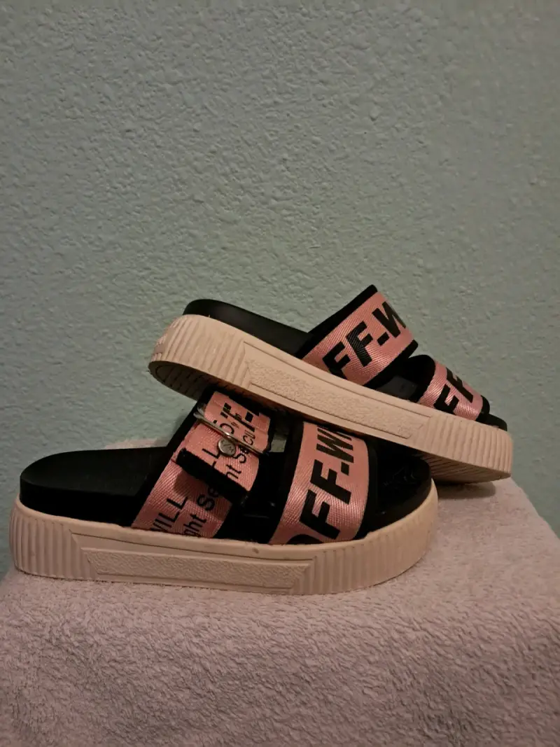 Sandalias de plataforma con correas ajustables - 3
