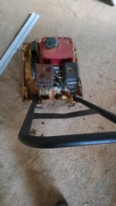Placa Compactadora de suelo - miniatura 1