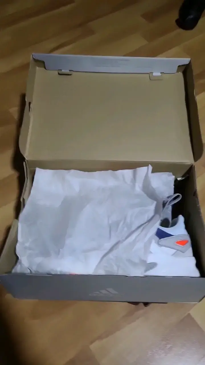 Zapatillas deportivas Adidas blancas y azules - 4