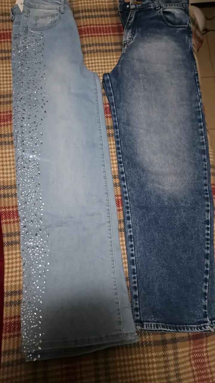 Jeans de mujer con detalles brillantes - 2