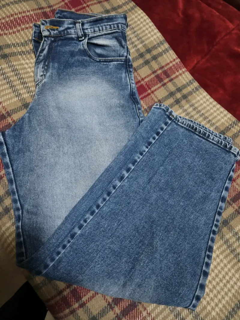 Jeans de mujer con detalles brillantes - 4