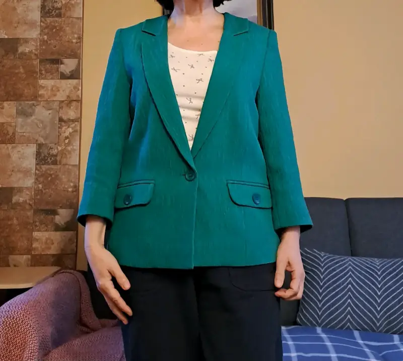 Blazer verde para mujer con diseño elegante - 4