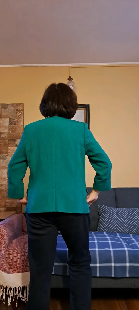 Blazer verde para mujer con diseño elegante - 5