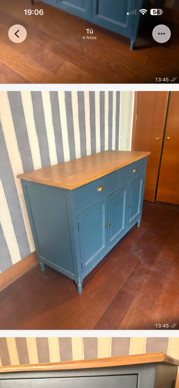 Aparador de madera azul con cajones