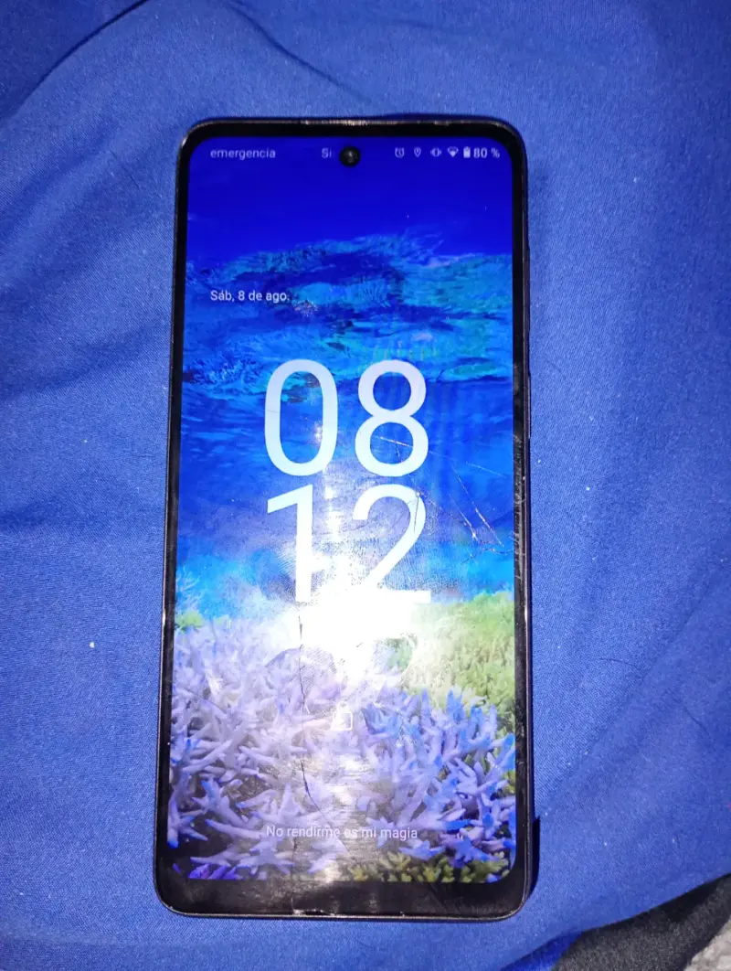 Smartphone Motorola con cámara cuádruple 50MP - 2