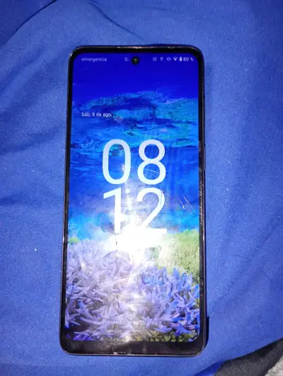 Smartphone Motorola con cámara cuádruple 50MP - miniatura 2