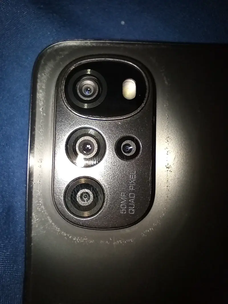 Smartphone Motorola con cámara cuádruple 50MP - 3