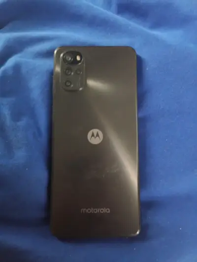 Smartphone Motorola con cámara cuádruple 50MP - miniatura 4