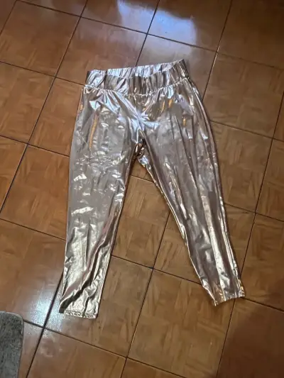Leggings metálicos plateados para mujer - miniatura 3