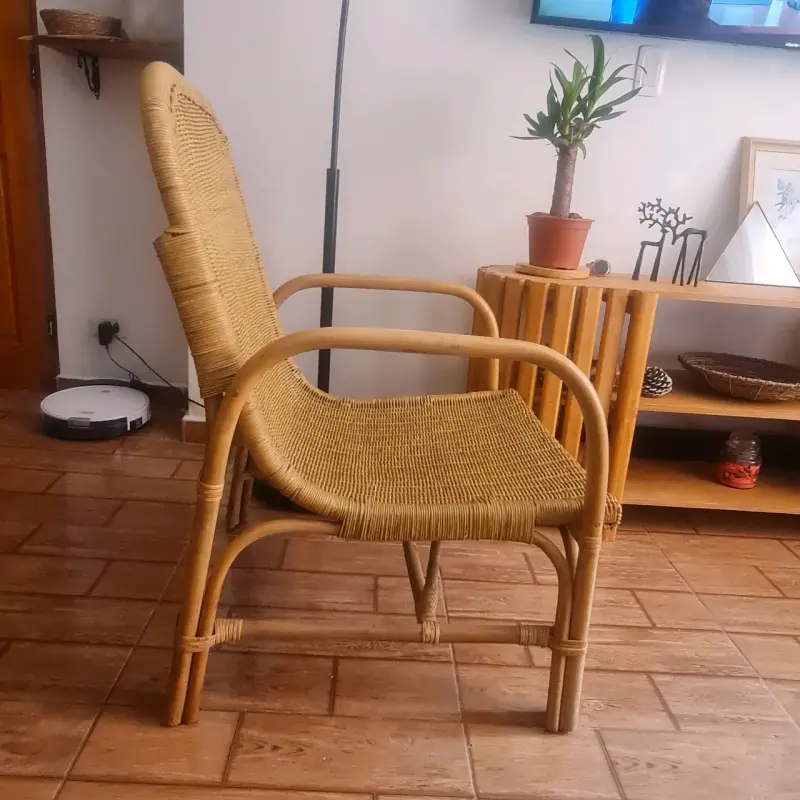 Sillón de mimbre con cojín blanco - 4