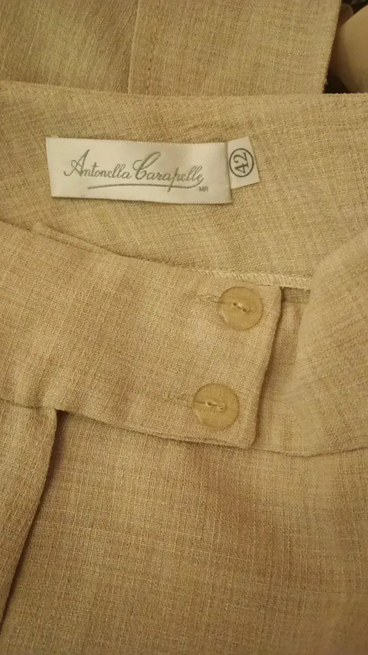 Traje de Mujer Beige Elegante - 4