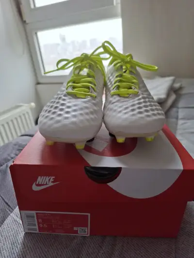 Botines de fútbol Nike Magista blancos y amarillos - miniatura 2
