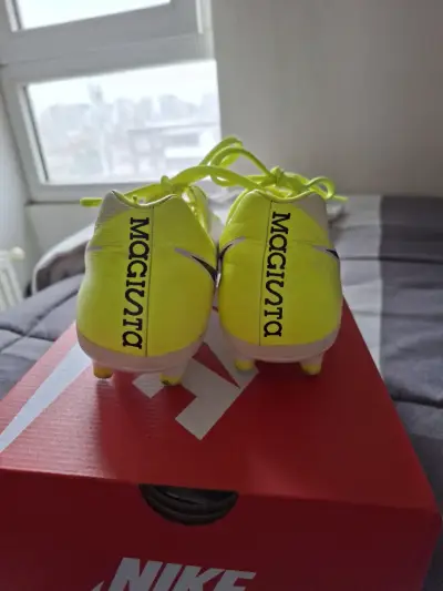 Botines de fútbol Nike Magista blancos y amarillos - miniatura 4