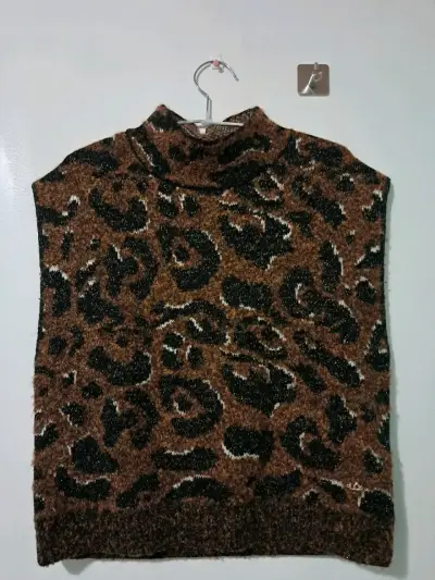 Chaleco sin mangas con diseño animal print - miniatura 1
