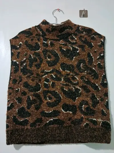 Chaleco sin mangas con diseño animal print - miniatura 2