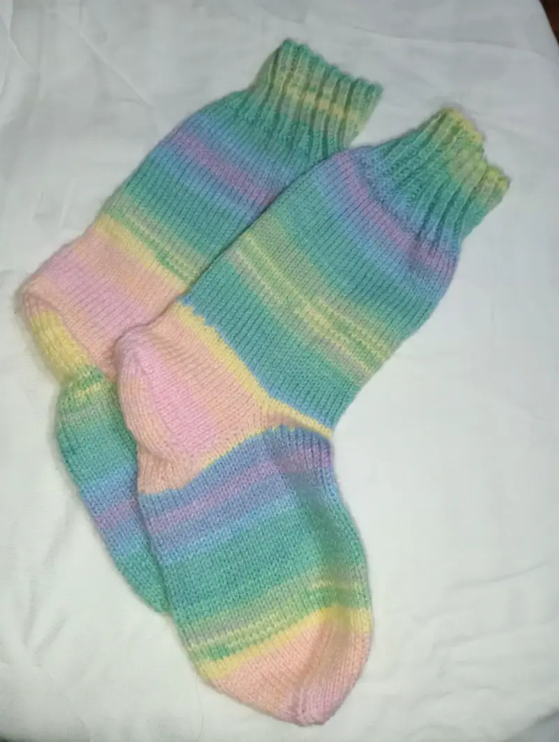 Calcetines de lana multicolor tejidos a mano - 1