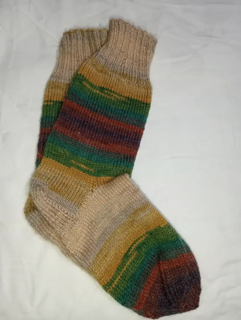 Calcetines de lana multicolor tejidos a mano - 2