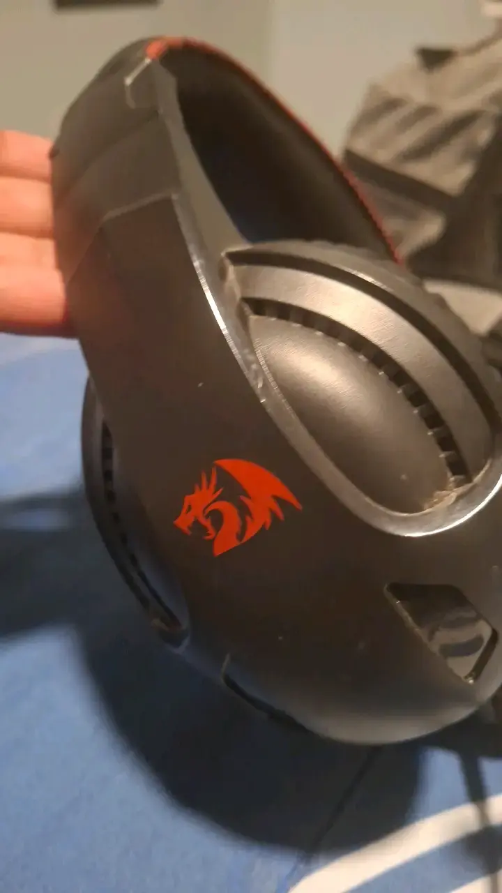 Audífonos gamer con micrófono Redragon - 2