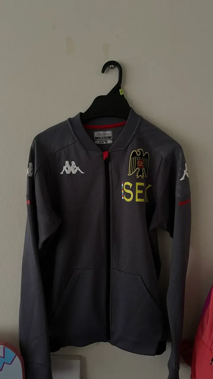 Chaqueta deportiva Kappa gris con logo - 1