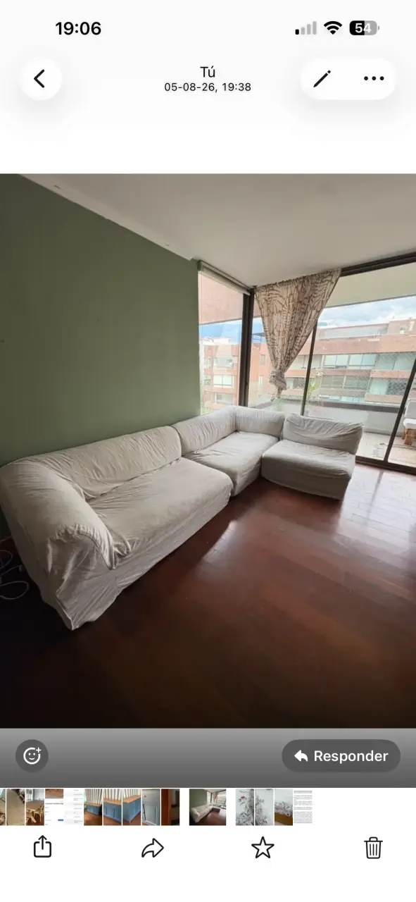Sofá esquinero blanco en buen estado
