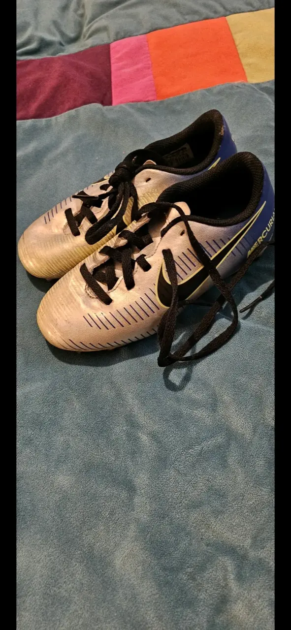 Zapatos de fútbol Nike Mercurial talla 30 - 2