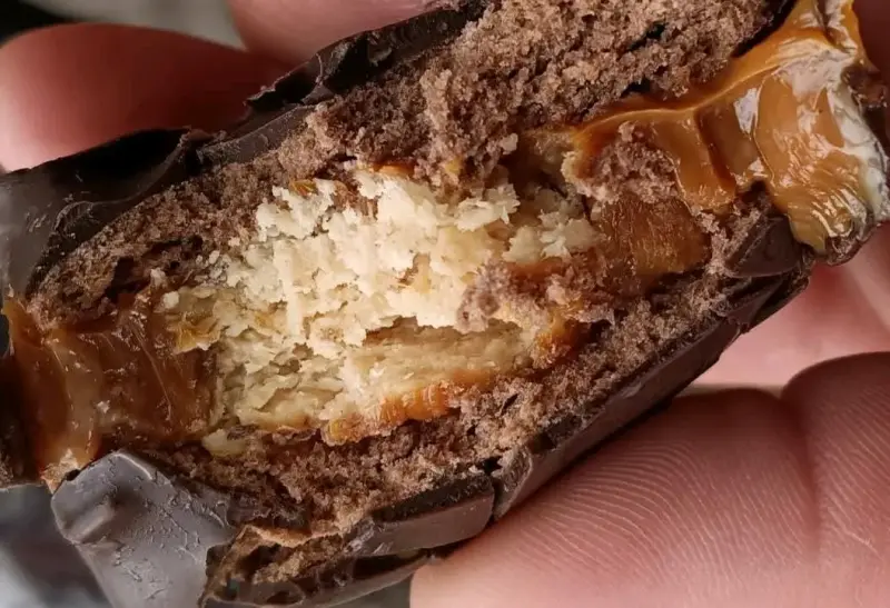 Alfajor artesanal de chocolate y dulce de leche - 3