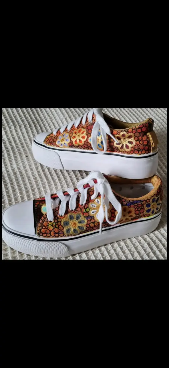 Zapatillas de lona con diseño floral coloridas