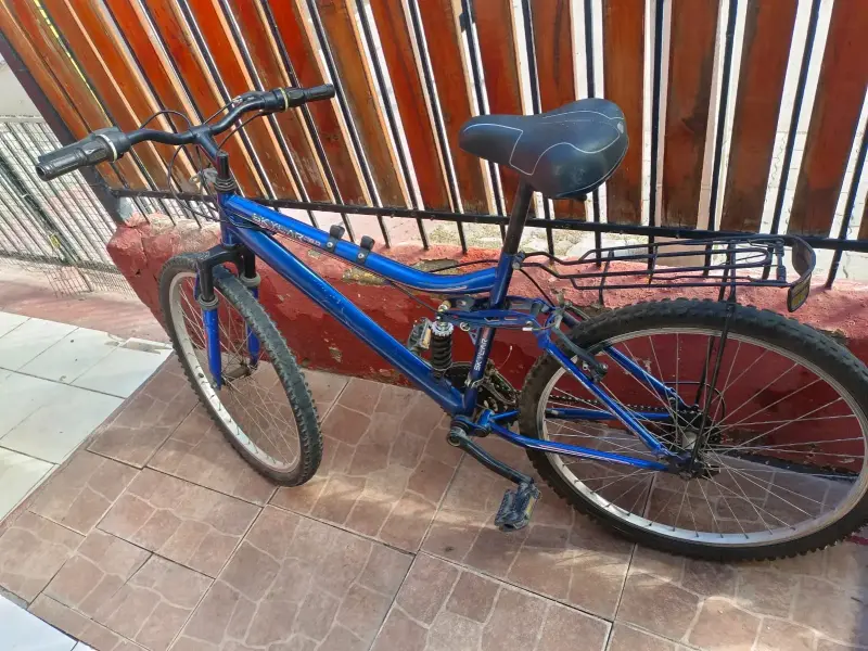 Bicicleta de montaña Skylar azul con suspensión - 2