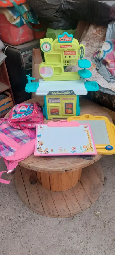 Lote de jugues  , mochilas y tina - miniatura 4