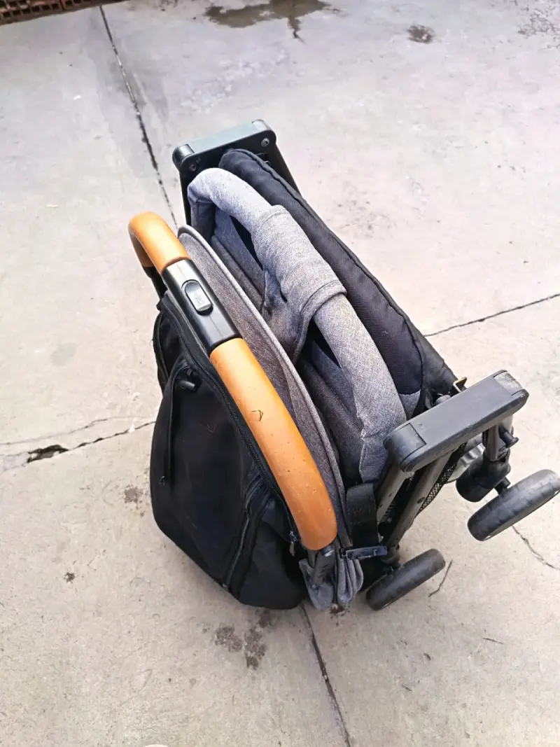 Coche de paseo Bebesit plegable gris - 4