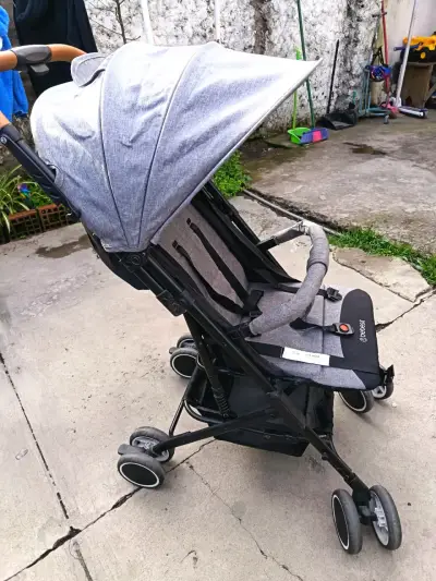 Coche de paseo Bebesit plegable gris - miniatura 6
