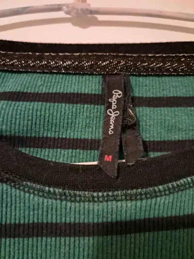 Polera de rayas verde con encaje para mujer - miniatura 3