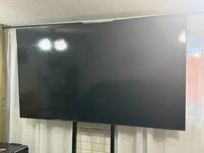 Televisor Samsung QN85Q70AA 85 pulgadas 4K - miniatura 2