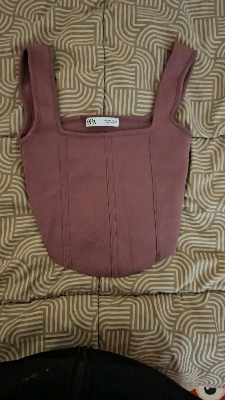 Top morado sin mangas Zara - 1