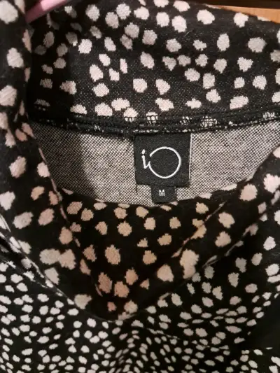 Polera de manga larga con diseño de puntos - miniatura 3