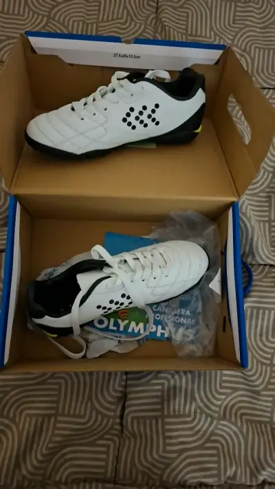 Zapatillas de fútbol blancas para niñ@s - miniatura 1