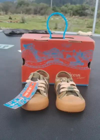 Zapatillas Urban para niños con diseño camuflado - miniatura 1