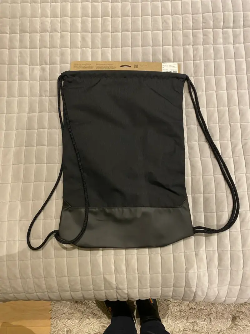 Bolso deportivo Nike negro con logo - 2