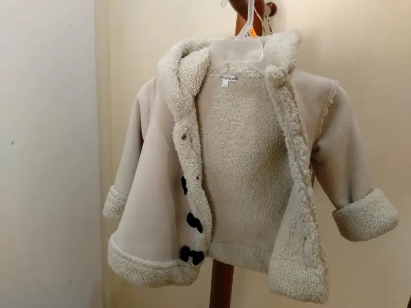 Chaquetón de niña beige nuevo talla 24 meses - 2